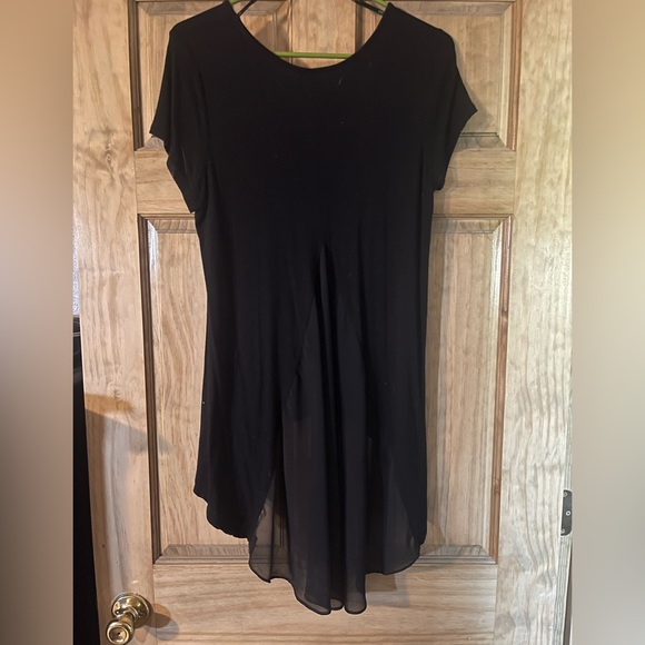 Sheer Tail Tunic Top - Picture 2 of 3